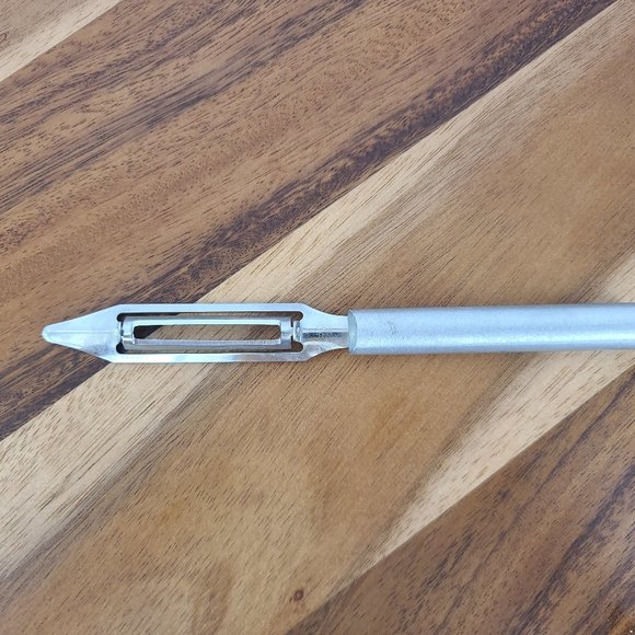 Rada R132 Vegetable Peeler Lifetime Guarantee Made In The USA - Picture 3 of 4